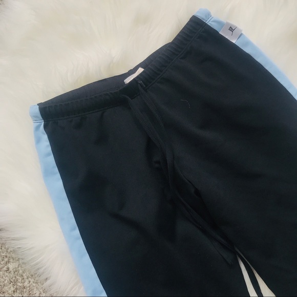Biza | Black & Baby Blue Yoga Capris - Picture 2 of 6